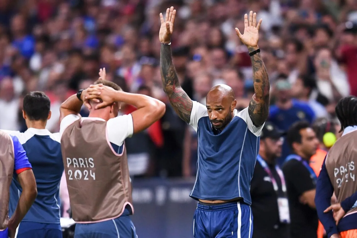 Les pas de danse de Thierry Henry après la qualif en finale des JO