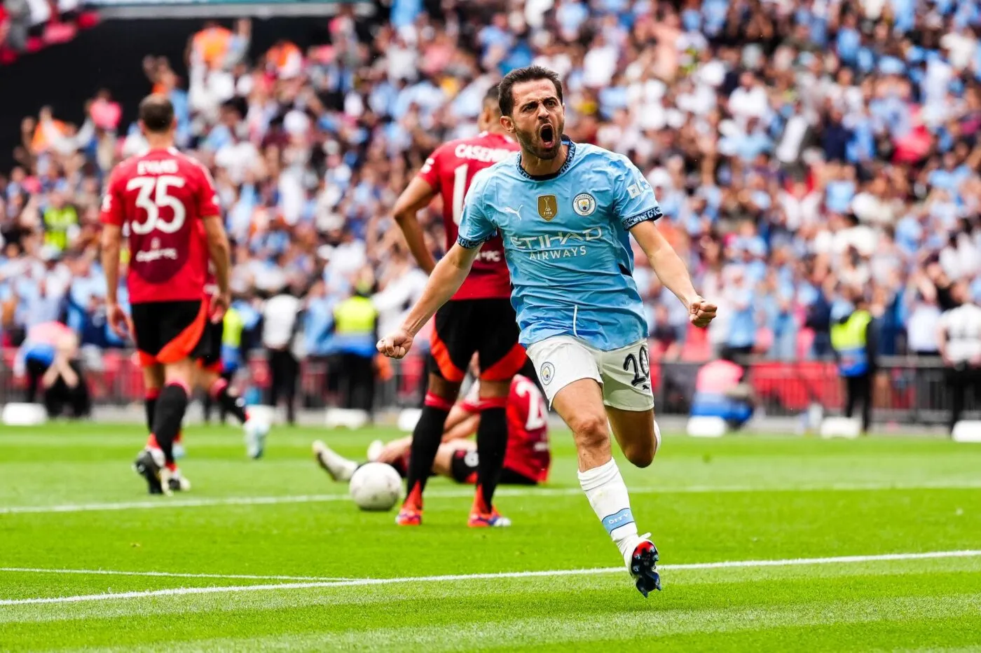 Manchester City arrache le Community Shield aux tirs au but contre Manchester United