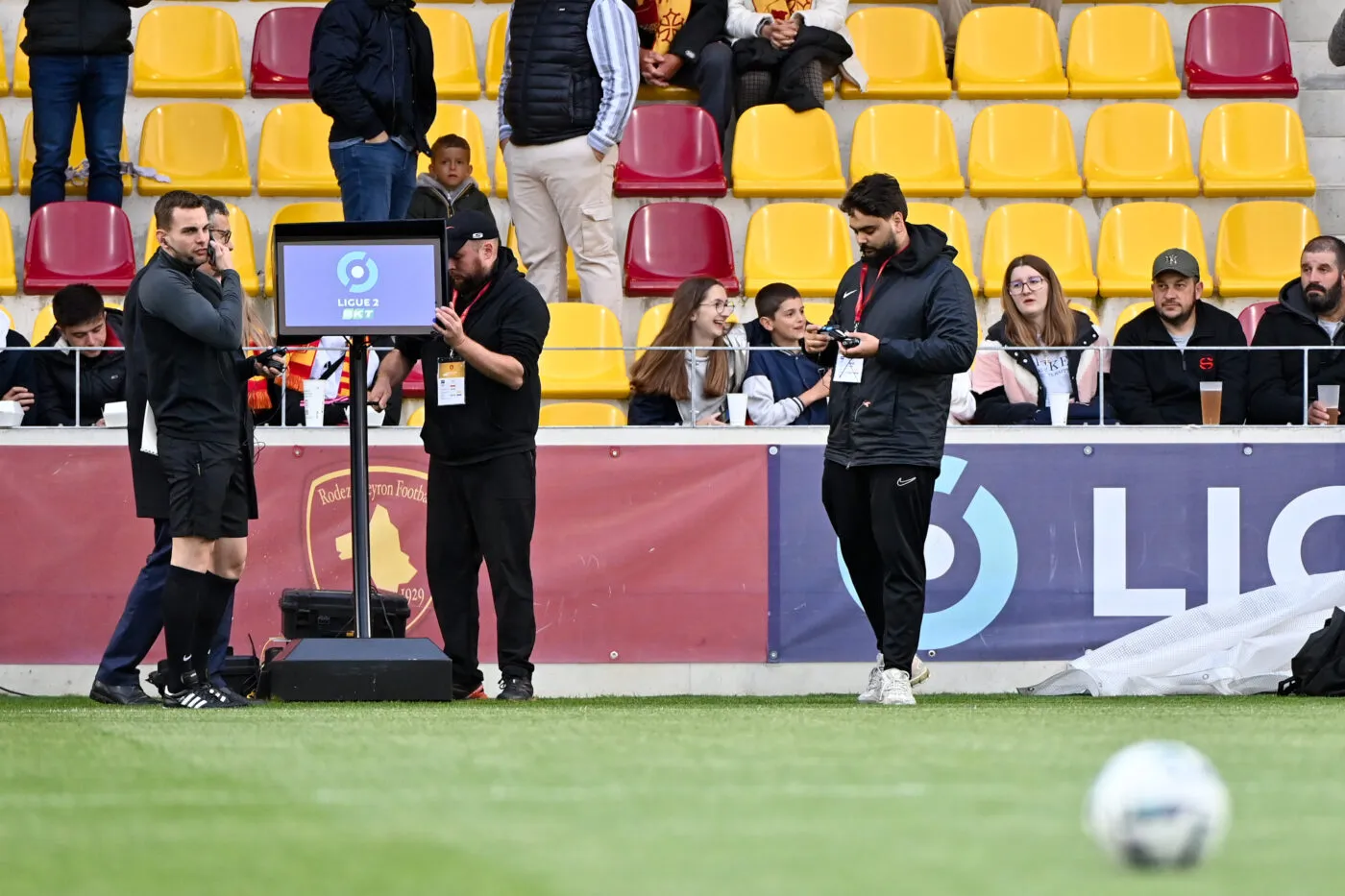 La LFP rétropédale sur la VAR en Ligue 2