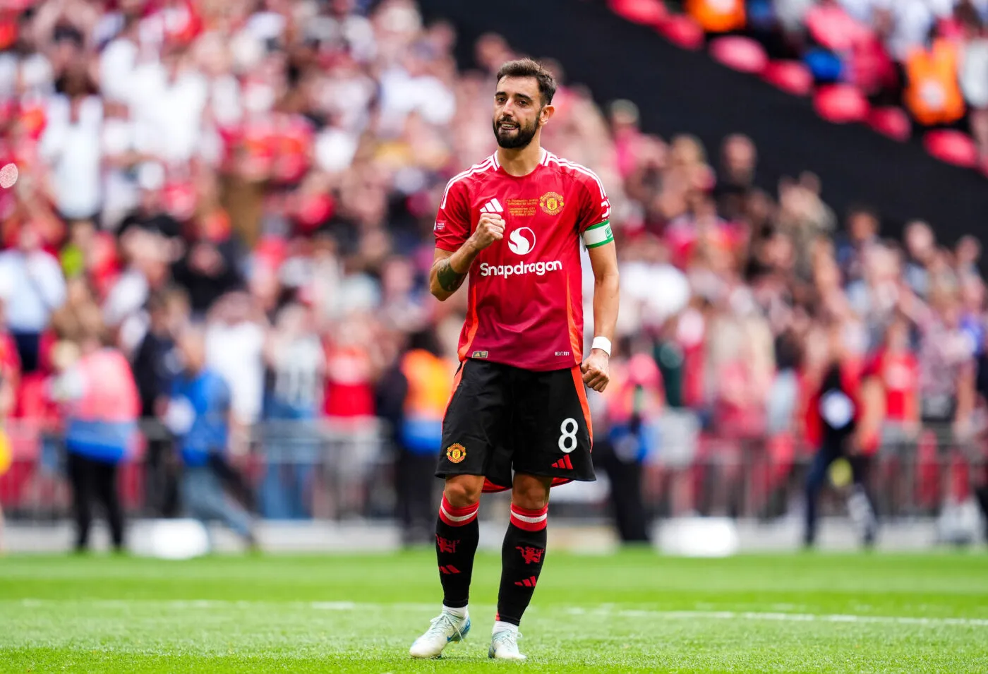 Bruno Fernandes prolonge à Manchester United