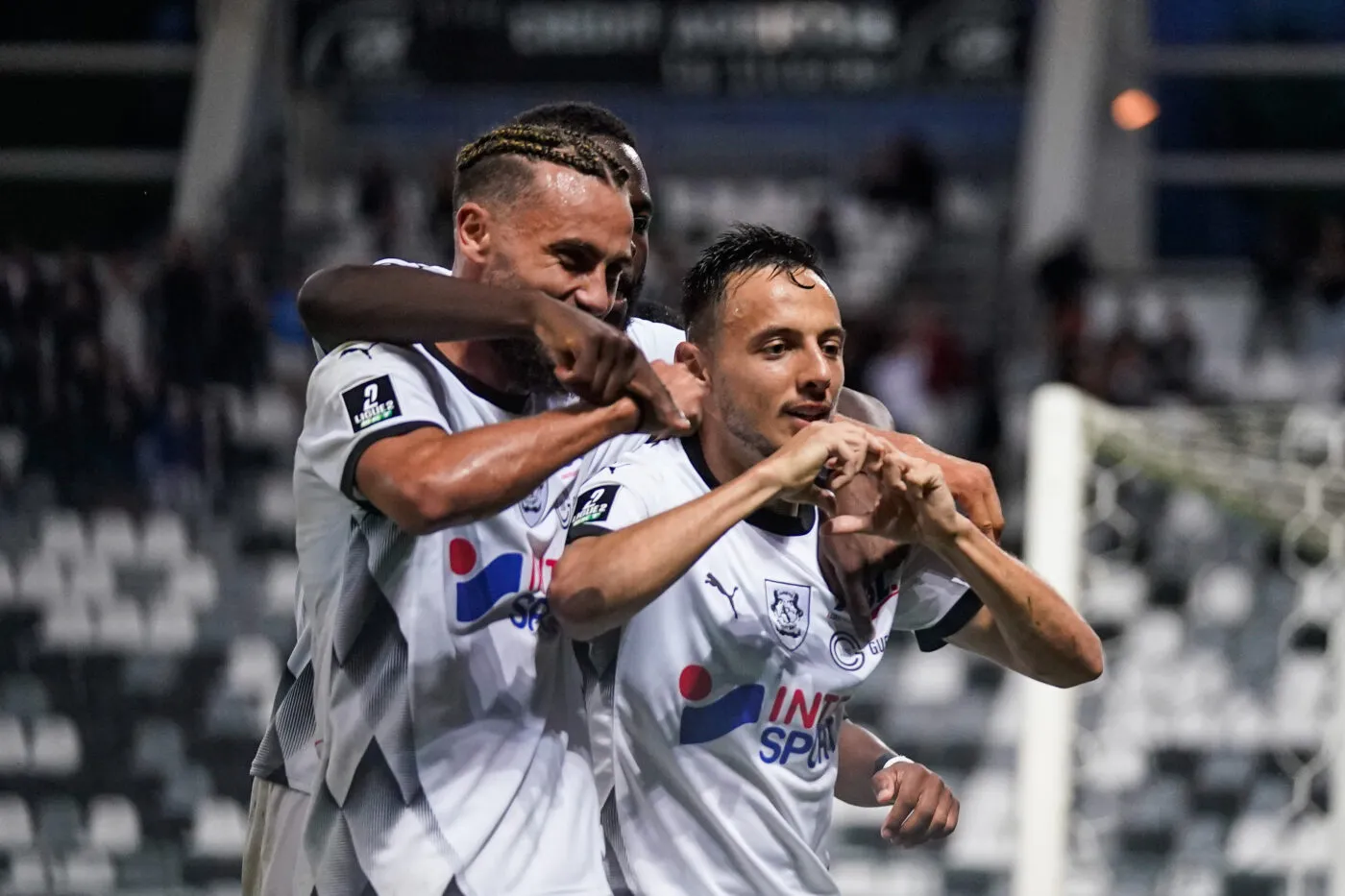 Pronostic Amiens Clermont : Analyse, cotes et prono du match de Ligue 2