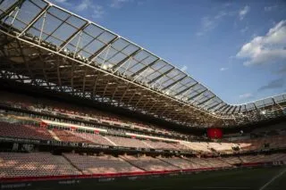 La pelouse de l’Allianz Riviera dans un état catastrophique avant Nice-Toulouse