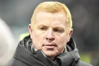 Après trois mois chaotiques, Neil Lennon, coach légendaire du Celtic, quitte le Rapid Bucarest