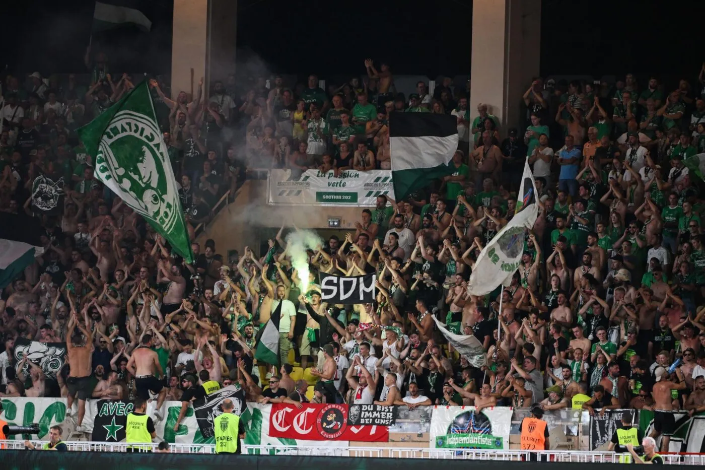 Des fans de Saint-Étienne dénoncent des fouilles abusives au stade Louis-II de Monaco