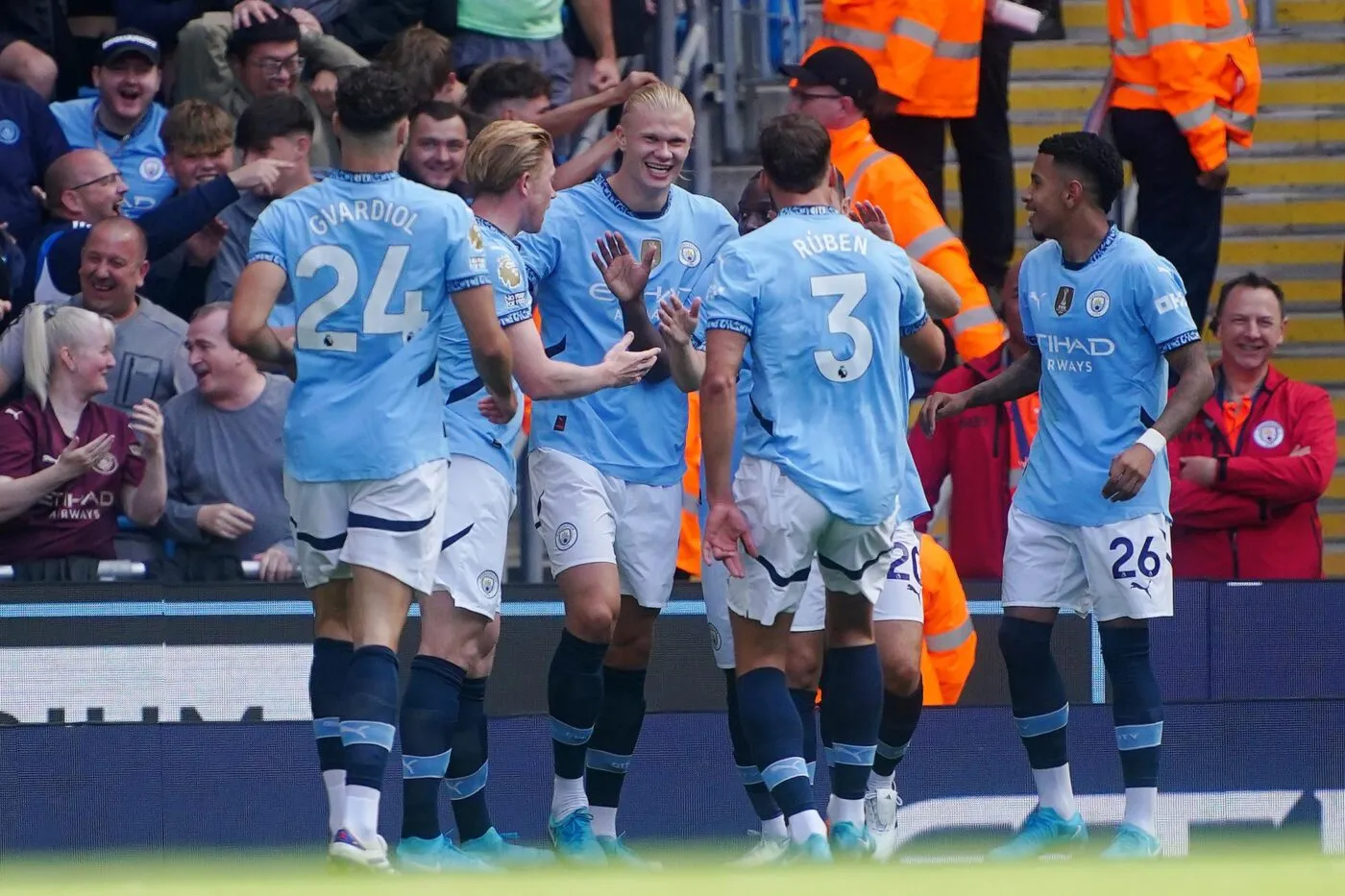 Victoires faciles de Manchester City et Tottenham, triplé d’Erling Haaland