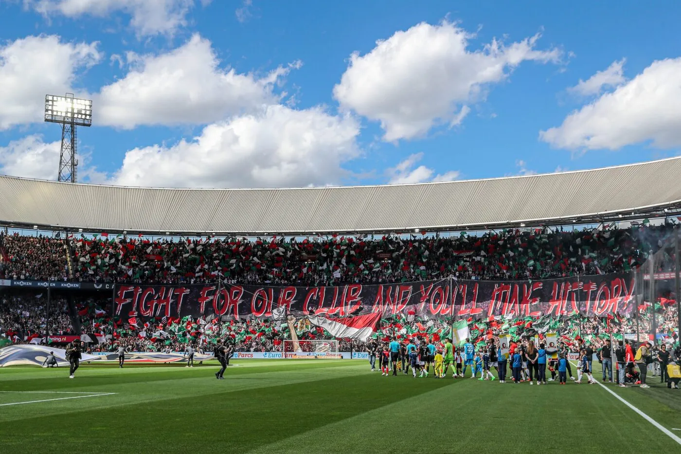 Une grève de la police fait reporter Feyenoord-Ajax