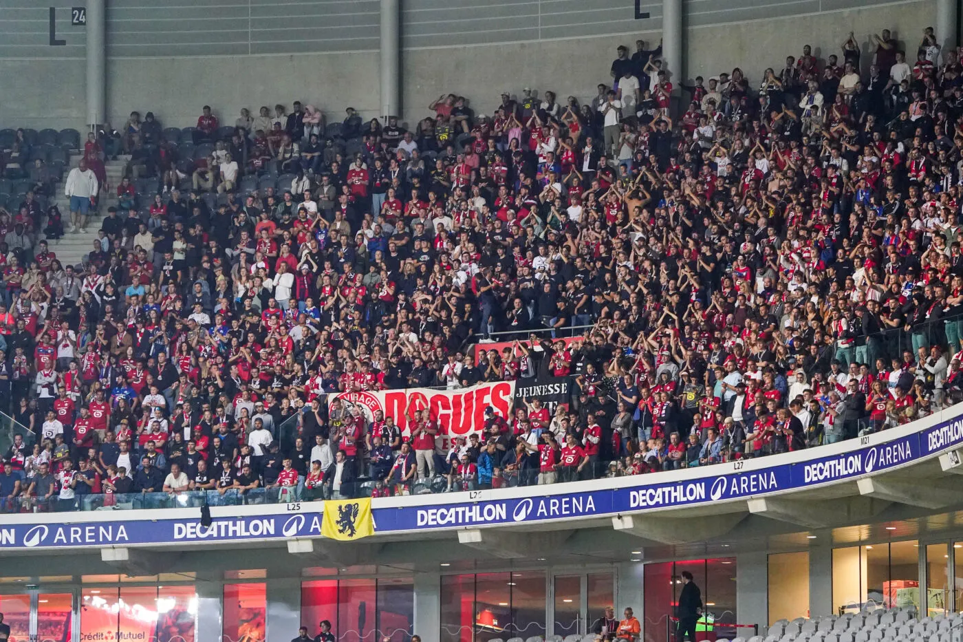 Des bus de supporters lillois se trompent de stade à Prague