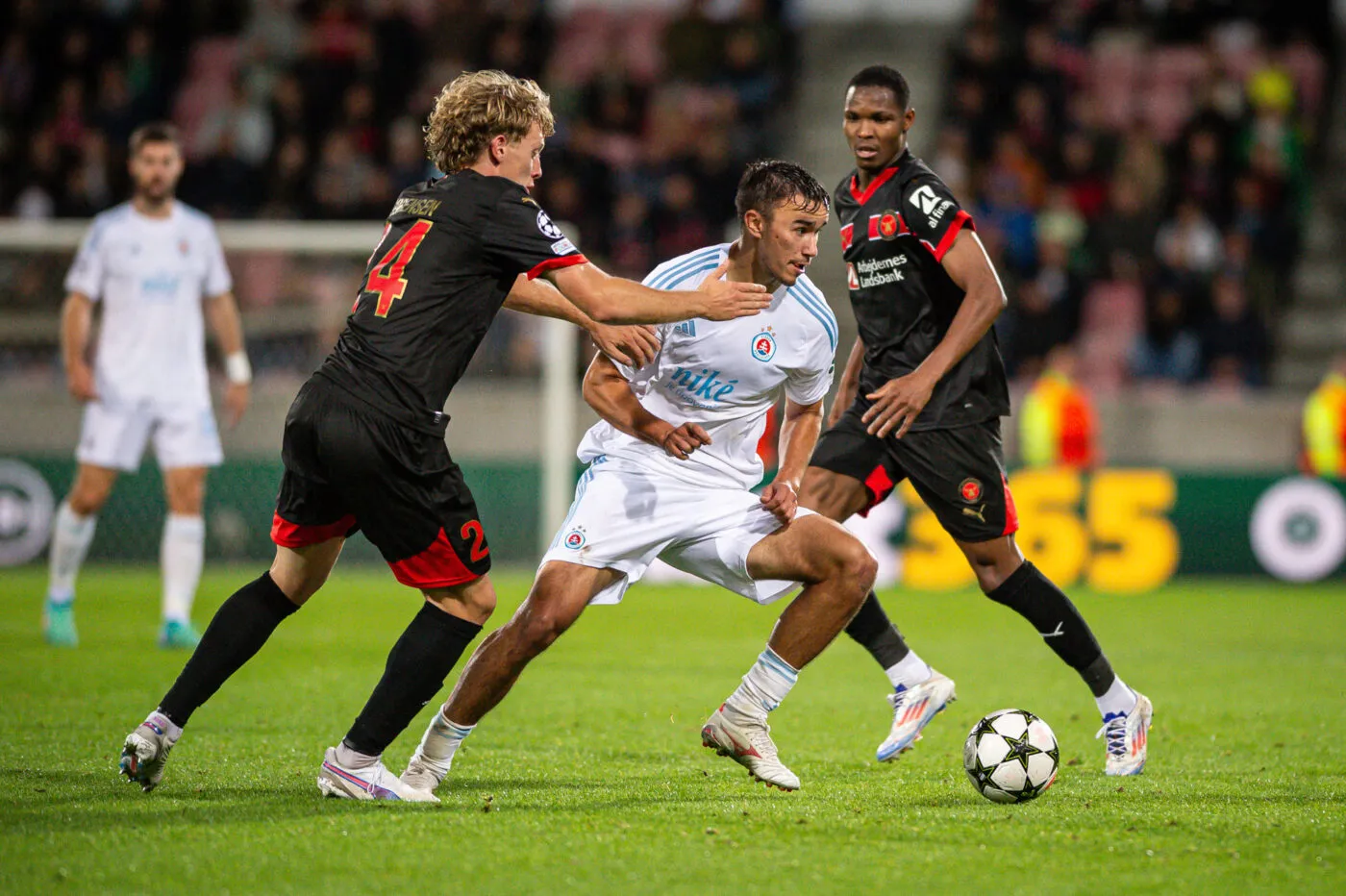 Barrages de Ligue des champions : l’Étoile rouge étouffe Bodø, première historique pour le Slovan, ça passe pour le Dinamo Zagreb