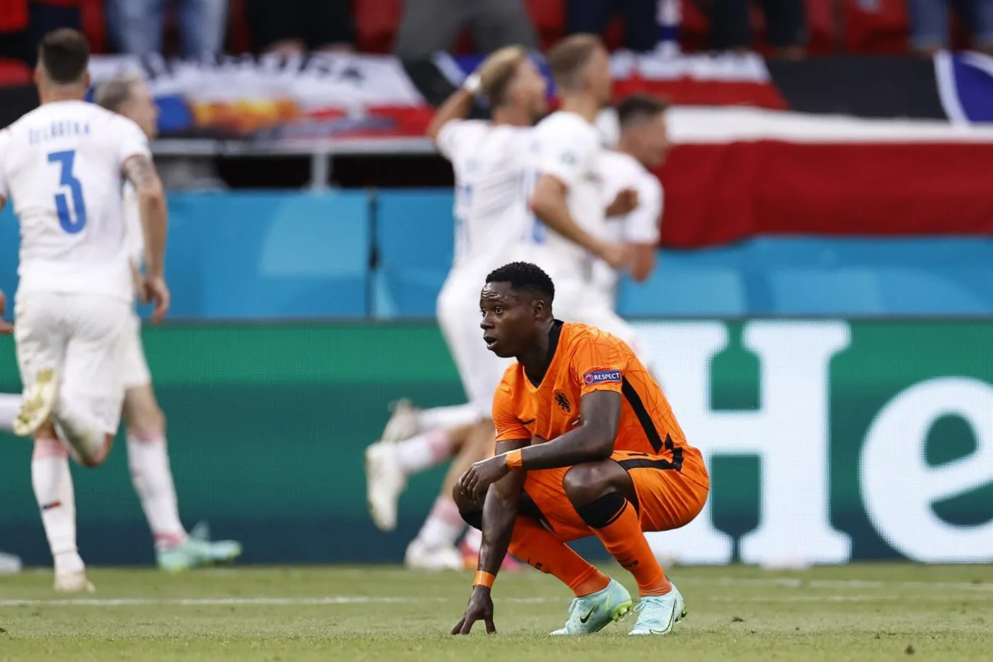 Interdit de quitter les Émirats arabes unis, Quincy Promes signe en D2