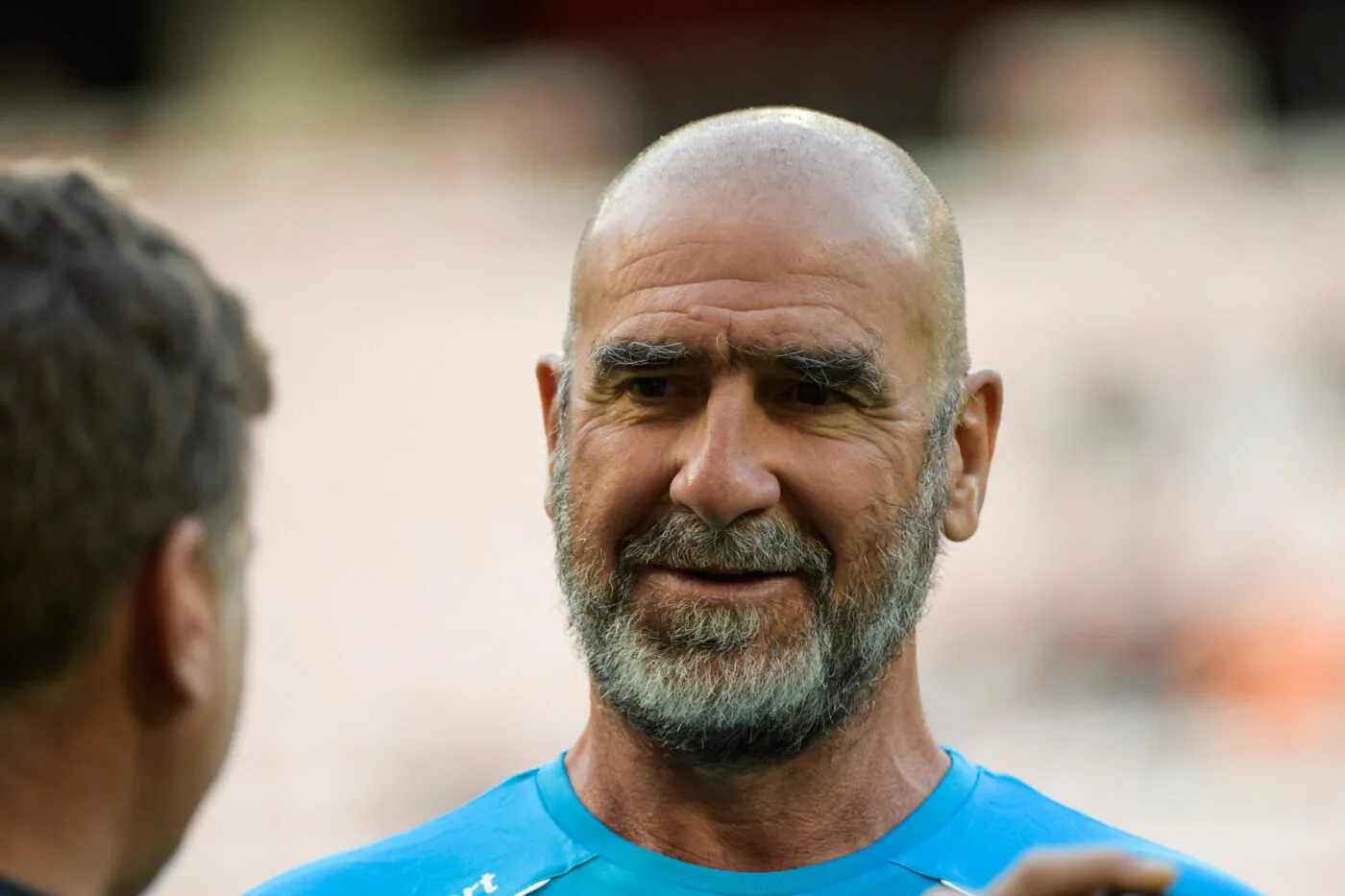 «<span style="font-size:50%">&nbsp;</span>Le plus grand journaliste sportif<span style="font-size:50%">&nbsp;</span>» : Éric Cantona rend hommage à Didier Roustan