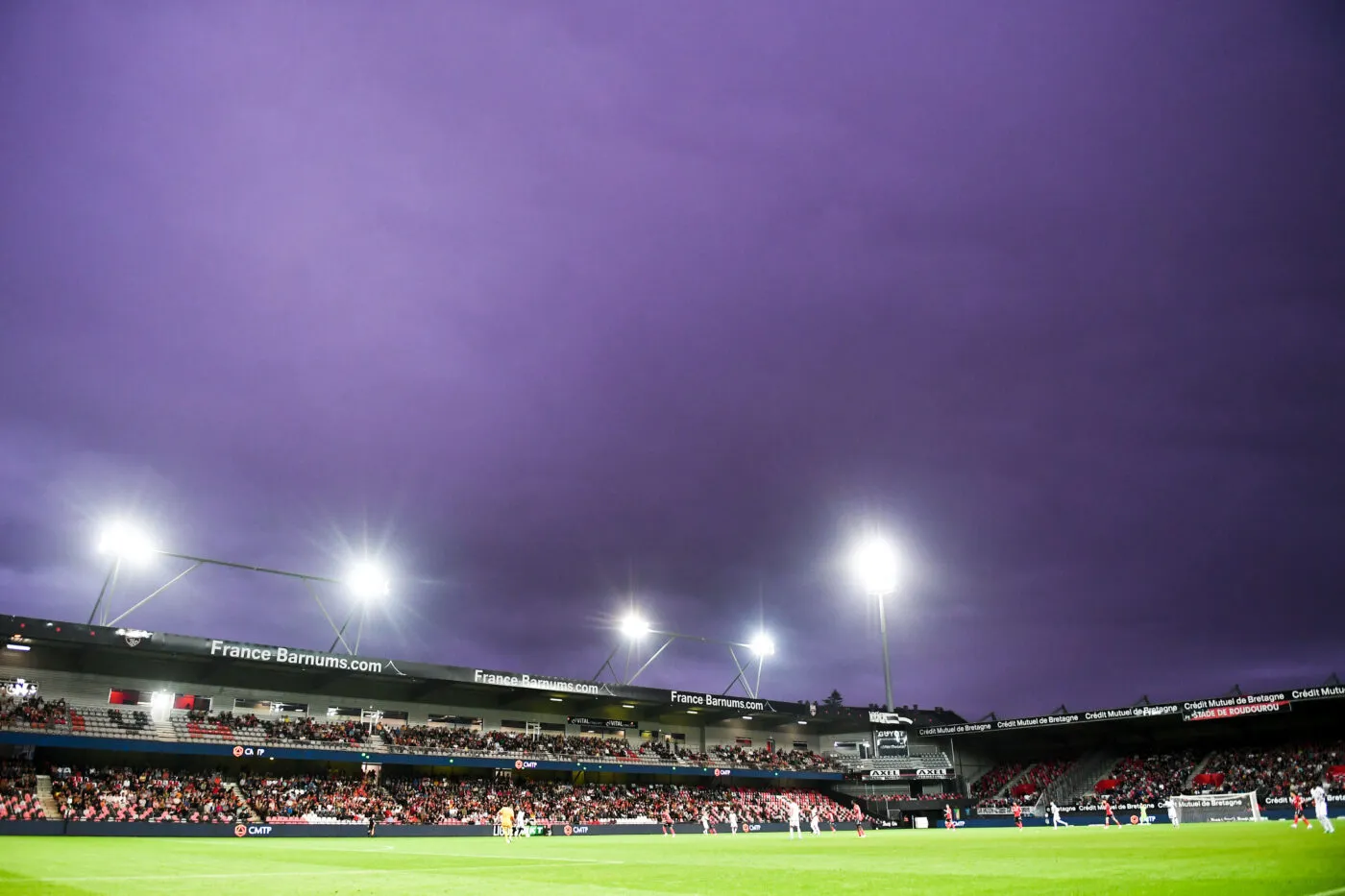 Plusieurs tags insultants envers Brest à Guingamp avant la Ligue des champions