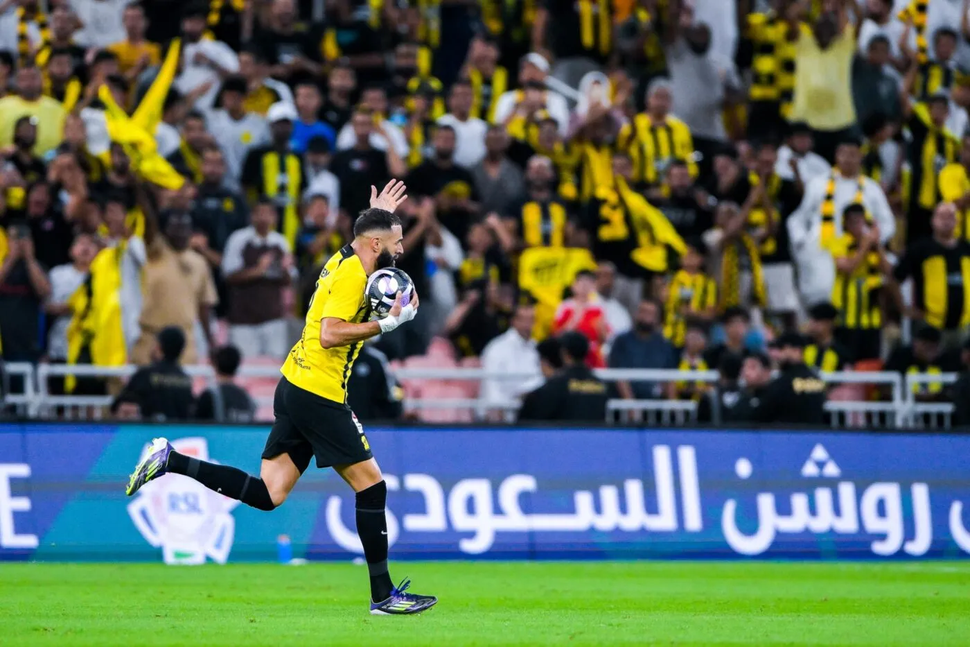 Benzema s&rsquo;offre trois buts dont un petit bijou avec Al Ittihad