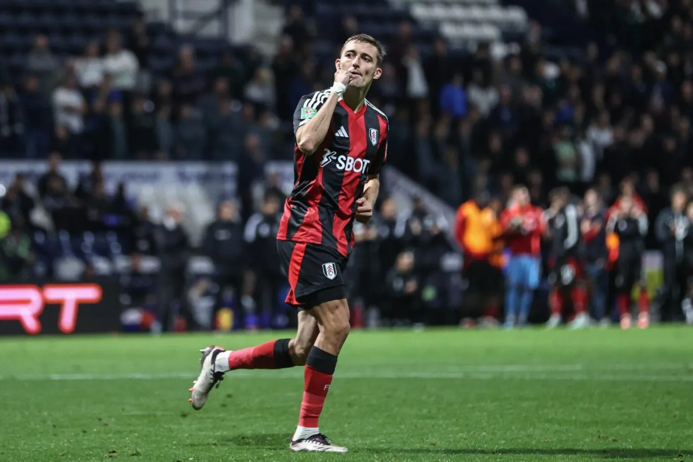 Une séance de tirs au but record en Carabao Cup