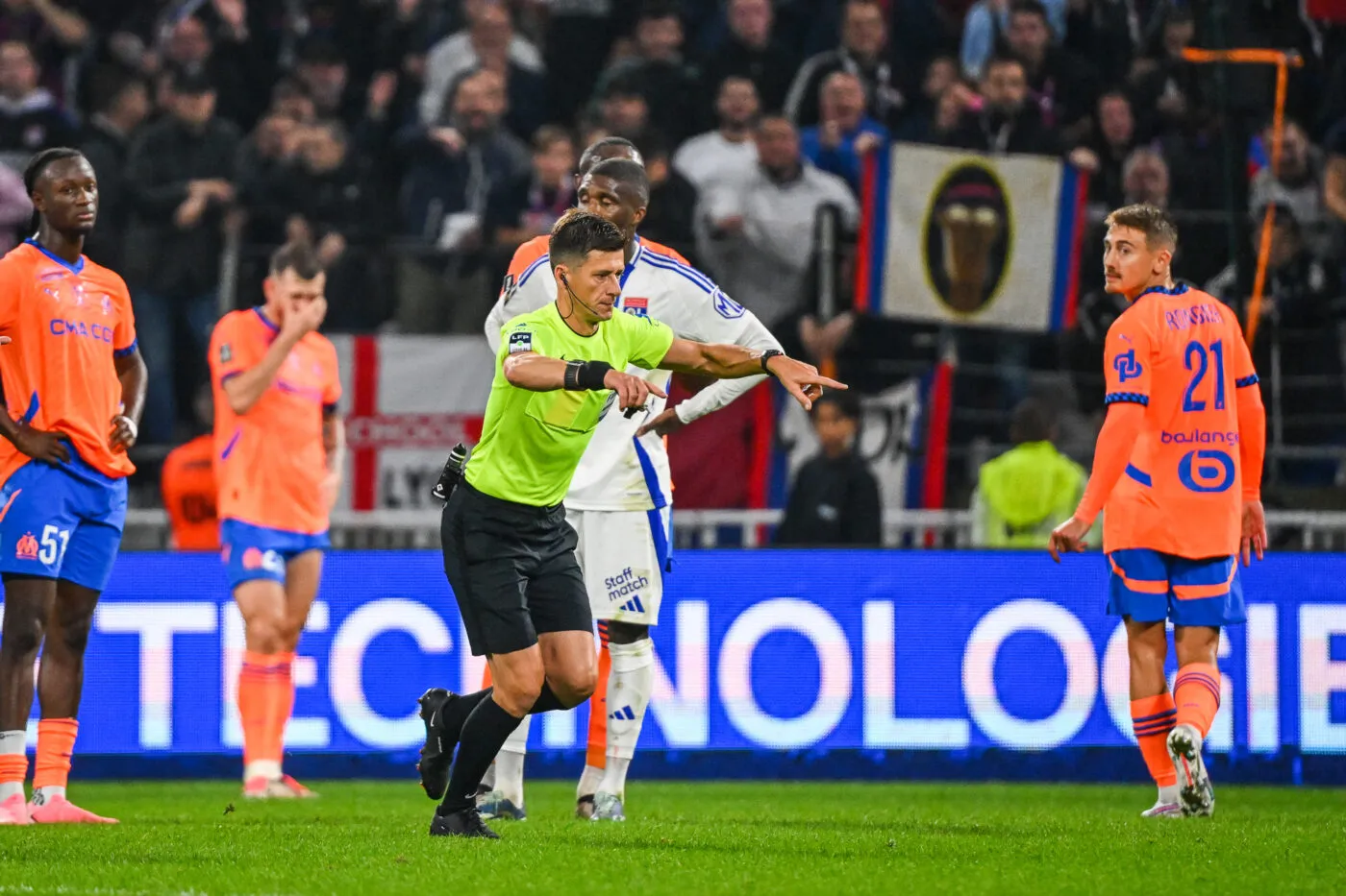 Ligue 1 : le Syndicat des arbitres appelle au calme