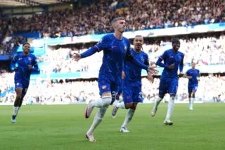 Cole Palmer enchante Chelsea, Arsenal se fait très peur mais s'en sort face à Leicester