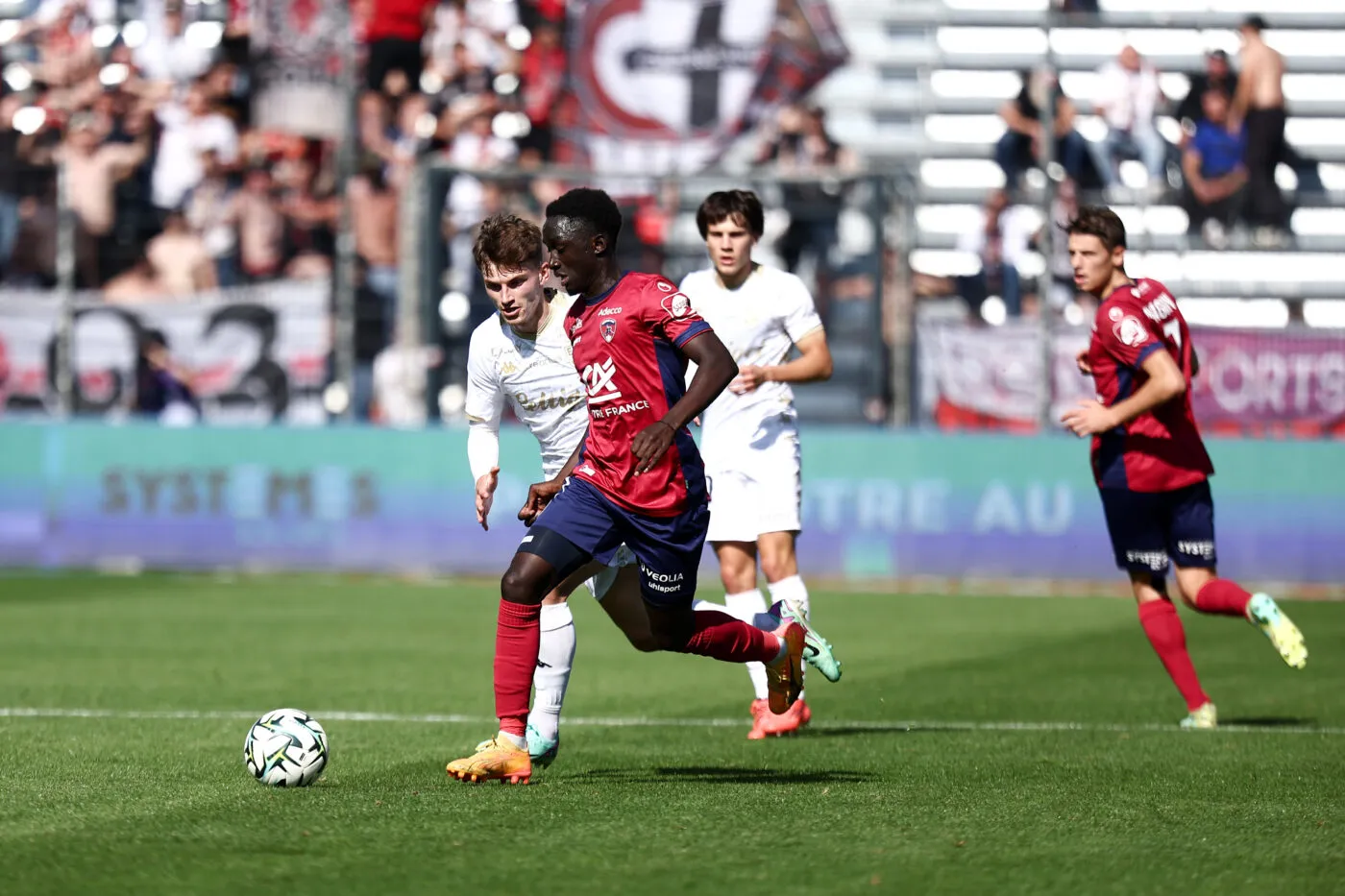 Le Clermont d'Ousmane Diop cloue Guingamp, Lorient retourne D'Ornano et Ajaccio prend un point à 9