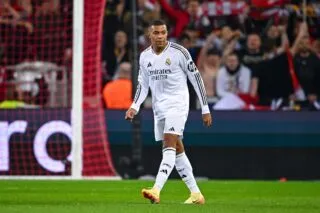 Pas sélectionné avec les Bleus, Mbappé est bien titulaire avec le Real