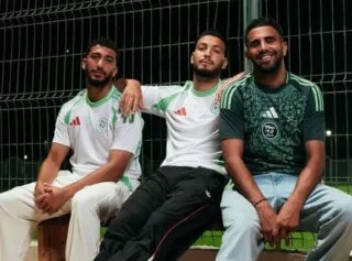 "Un poulet goût El Mordjene" : le nouveau maillot de l'Algérie fait carton plein auprès des fans