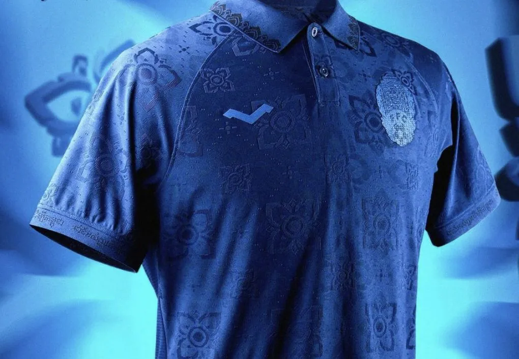 Le Cambodge est 4500e au classement FIFA mais ce nouveau maillot est superbe