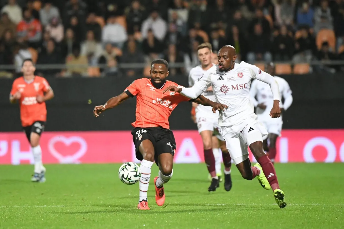 Dans un festival de buts au Moustoir, Lorient renverse Annecy