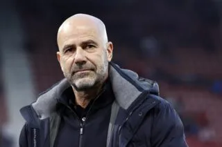 Peter Bosz pointe la gestion « ridicule » des supporters pour PSG-PSV