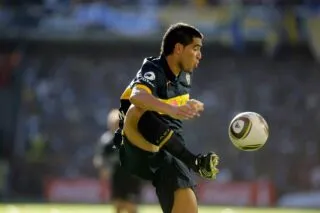 Argentine : Quand Juan Roman Riquelme monte en tribunes pour clamer une bagarre