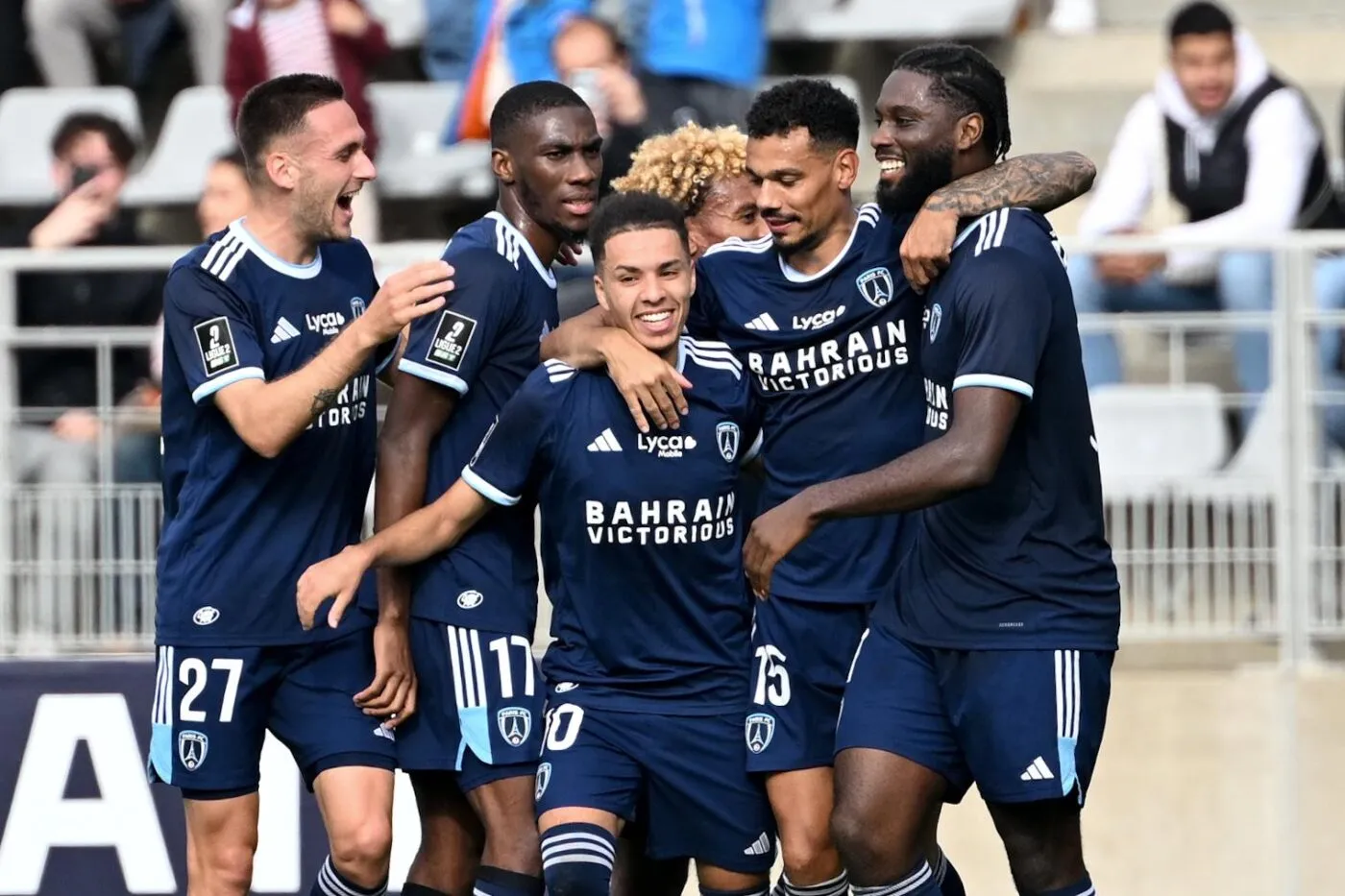 Le Paris FC domine Grenoble, Troyes piège Caen