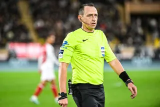 Privé de Ligue 1, Ruddy Buquet pourra arbitrer en Ligue 2