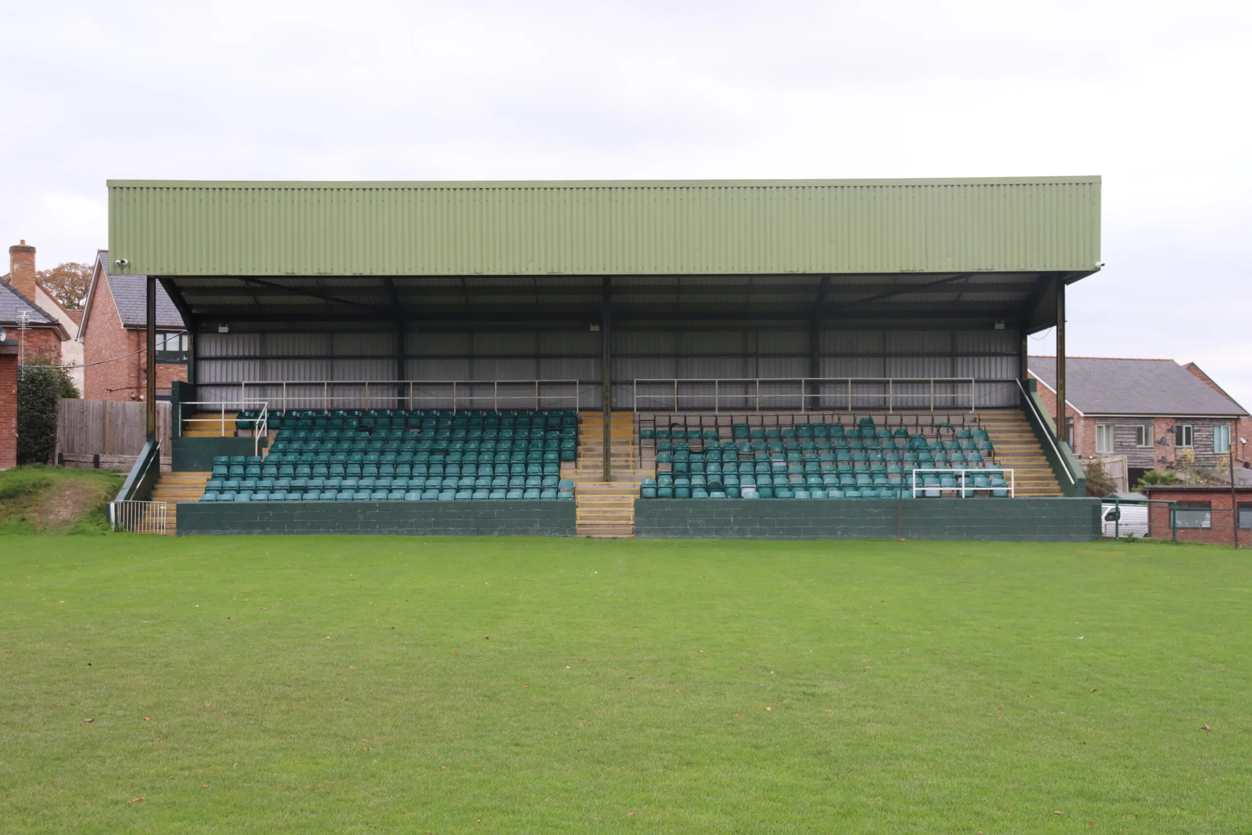 L&rsquo;ancien stade à Llansantffraid