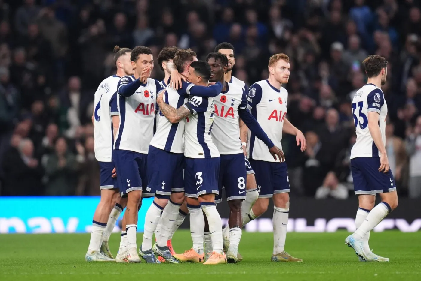 Tottenham explose Aston Villa