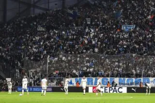 Une journaliste de DAZN touchée par un projectile lors d'OM-Auxerre