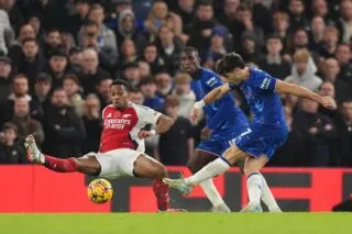 Chelsea et Arsenal se neutralisent, la meute revient fort