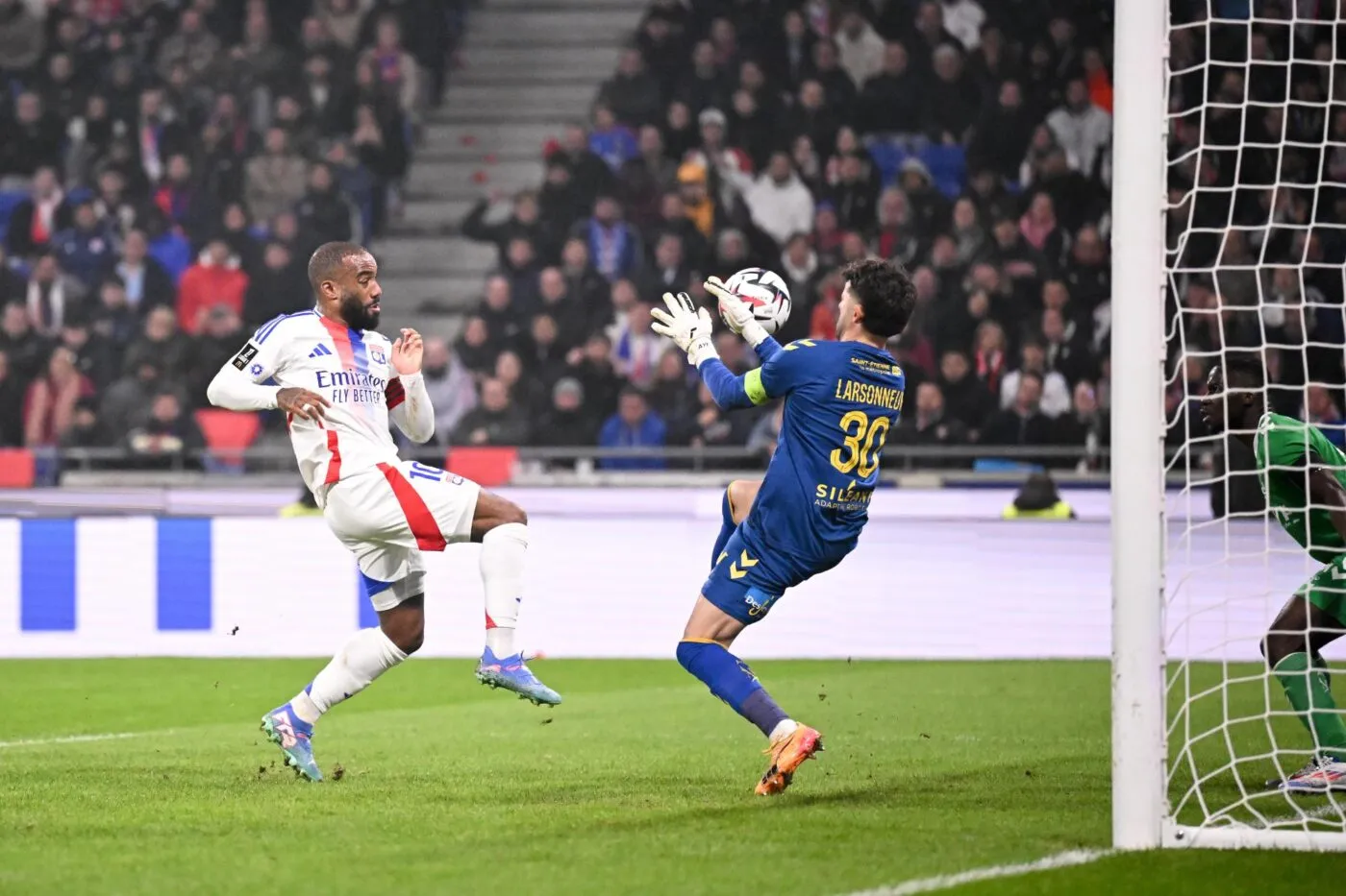 Alexandre Lacazette offre le derby à l’OL