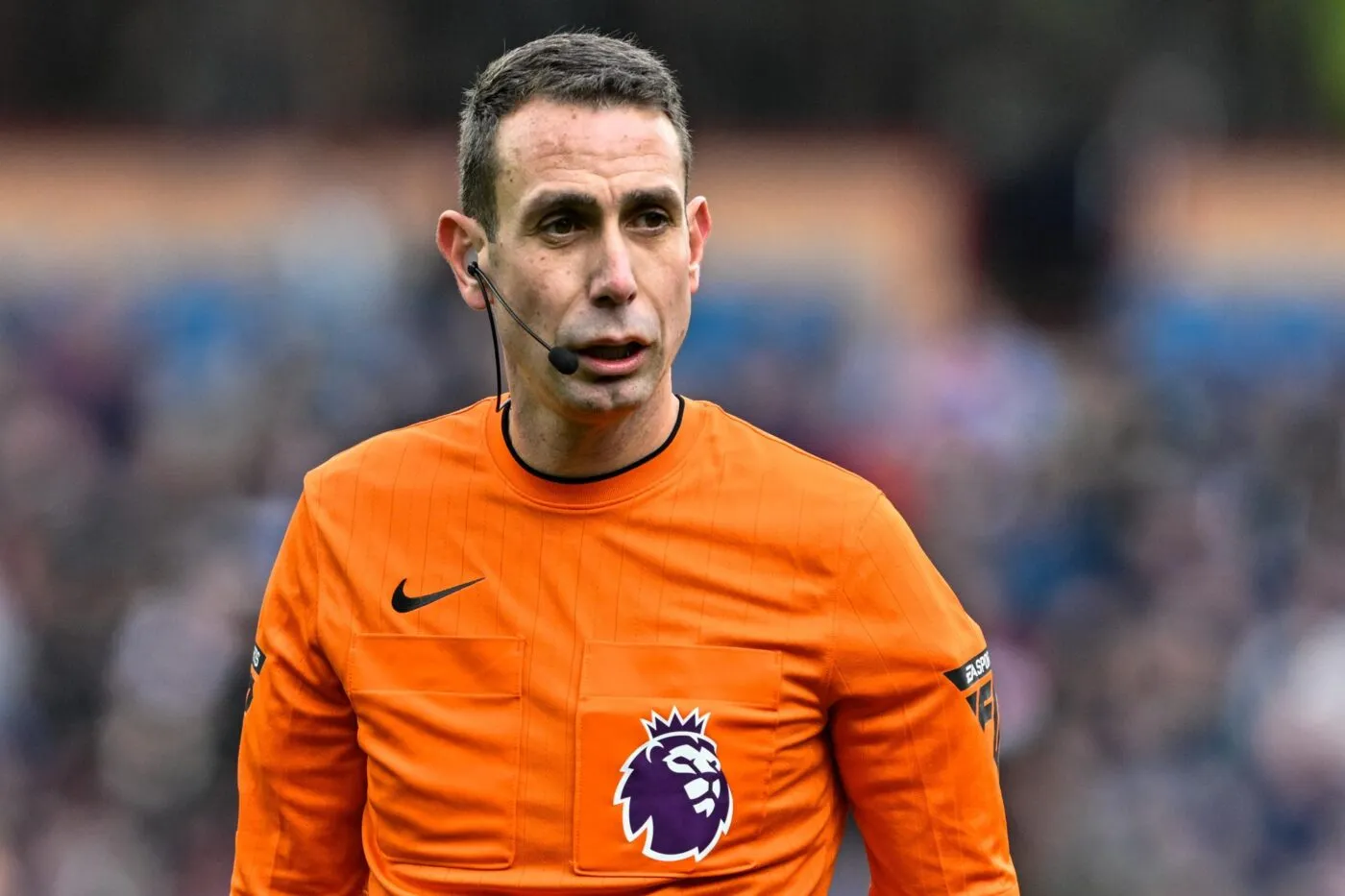 Un arbitre de Premier League filmé sniffant de la poudre blanche