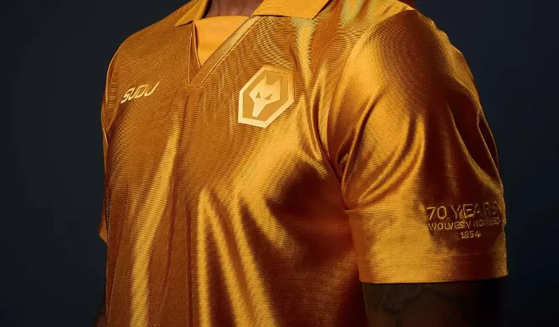 Et voici le maillot le plus moche de la saison !