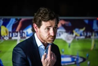 André Villas-Boas tente de calmer les supporters de Porto après l’élimination en coupe