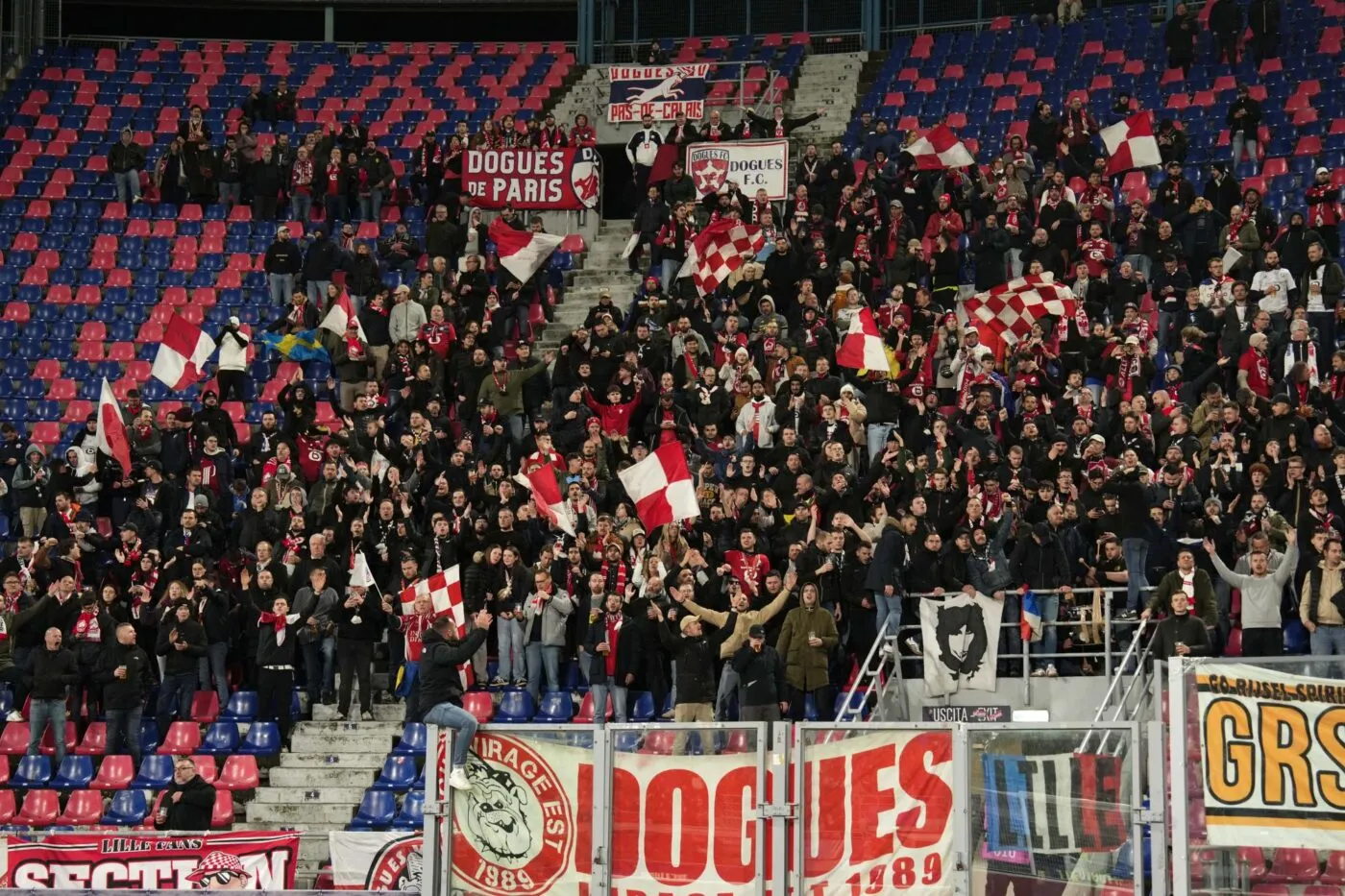 Des supporters lillois racontent l&rsquo;attaque à Bologne : «<span style="font-size:50%">&nbsp;</span>Il y aurait pu avoir des morts<span style="font-size:50%">&nbsp;</span>»