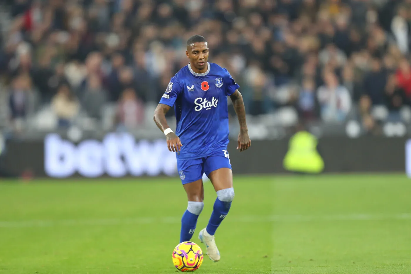 Ashley Young pourrait jouer contre son fils en FA Cup