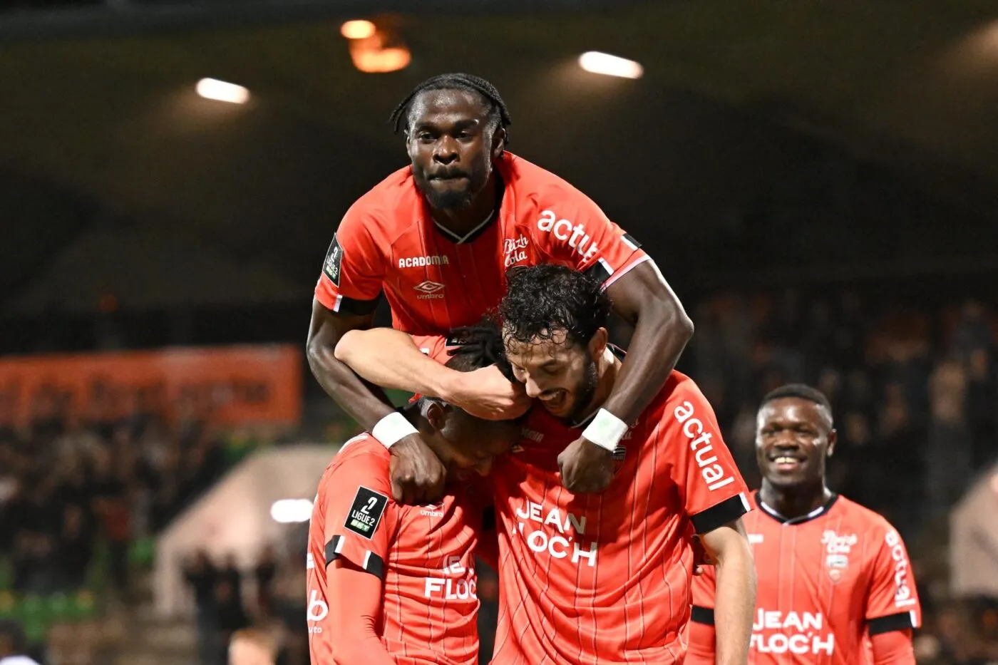 Lorient prend les commandes, le Red Star grappille