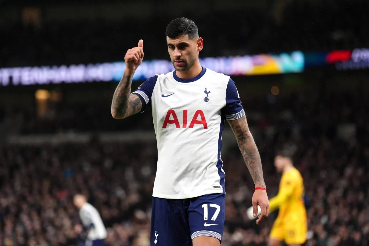 Cristian Romero égratigne la direction de Tottenham