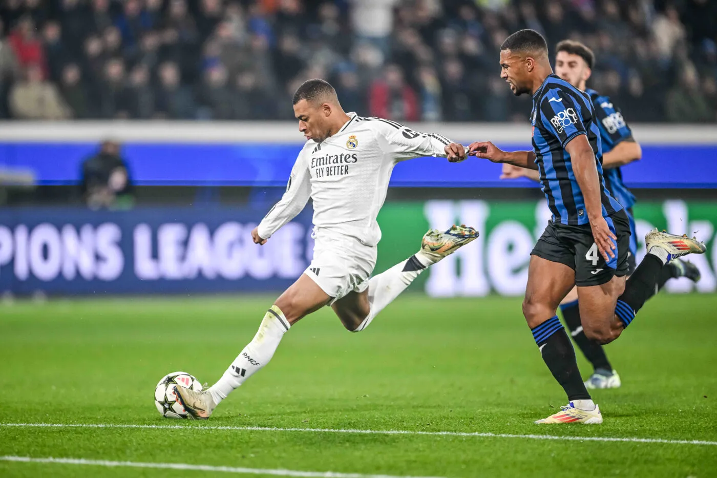 Le Real Madrid dompte l’Atalanta, Mbappé buteur et blessé