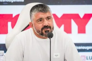 Genaro Gattuso met sa barbe aux enchères