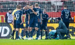 Union Berlin-Bochum interrompu pour un jet de briquet sur un gardien