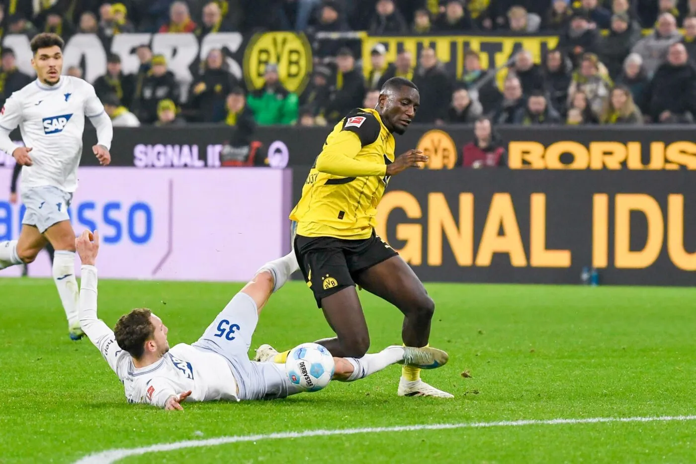 Le Borussia Dortmund craque sur le gong contre Hoffenheim