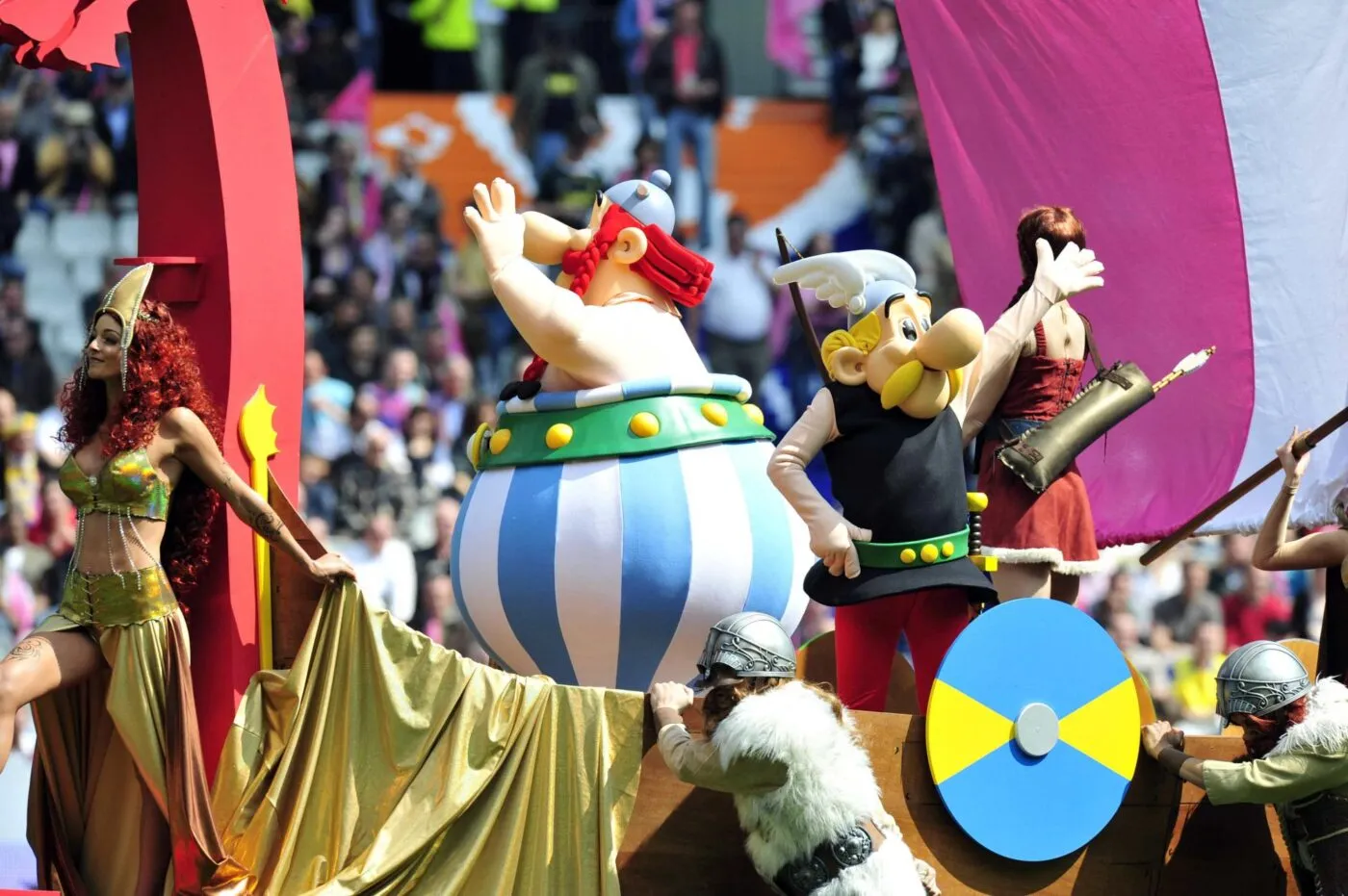 Le numéro 2 du Real Madrid invoque Astérix et Obélix pour promouvoir la Superligue