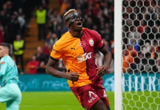 L'entraineur de Galatasaray assure que Victor Osimhen restera cet hiver