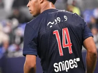 La polémique débile et raciste autour du maillot du PSG