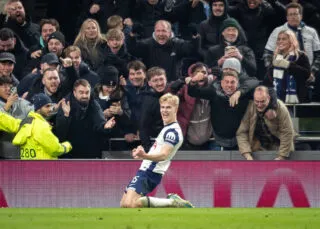 League Cup : Tottenham fait un pas vers la finale en croquant Liverpool