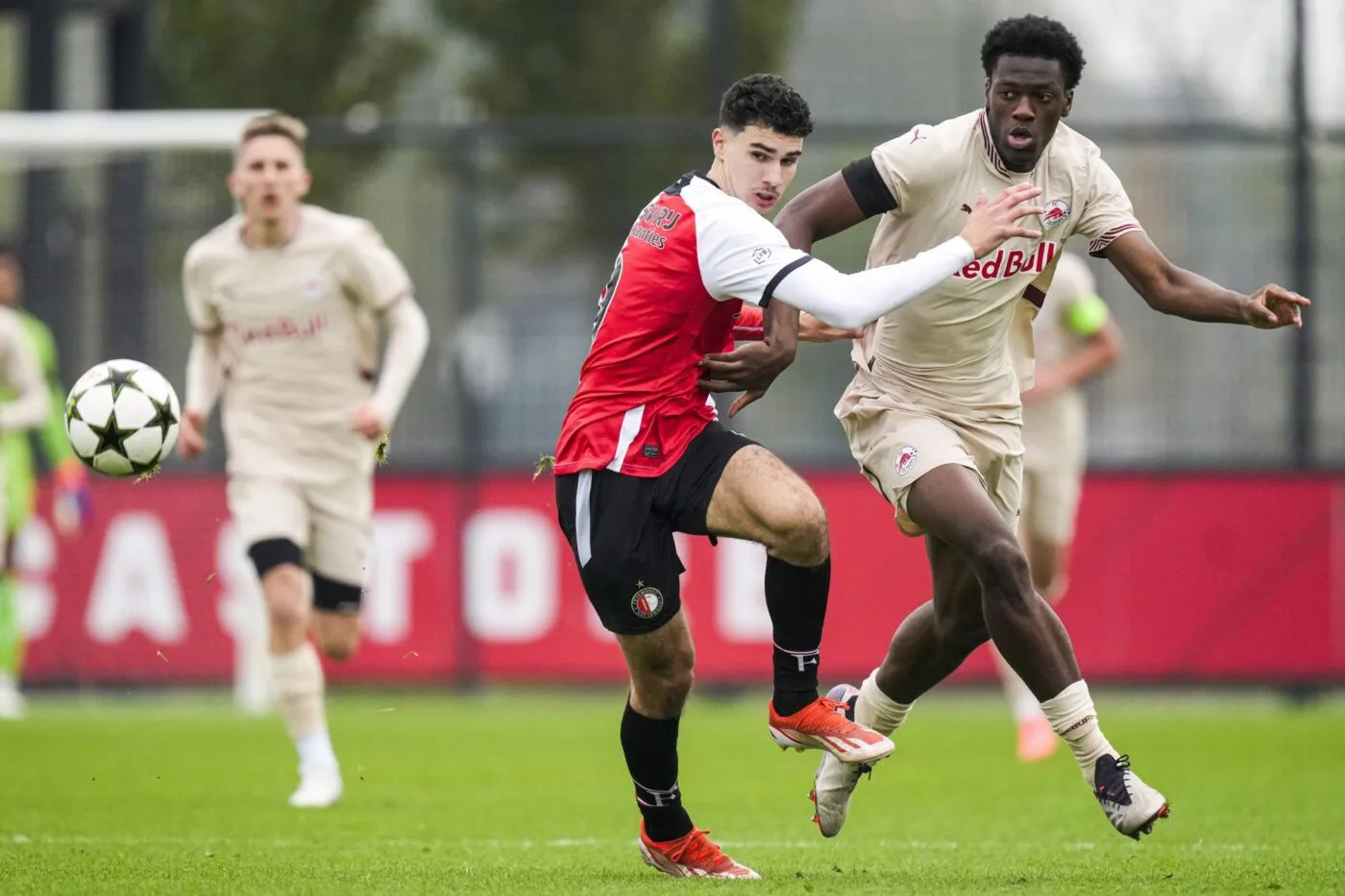 Le fiston d’une légende néerlandaise devient pro à Feyenoord