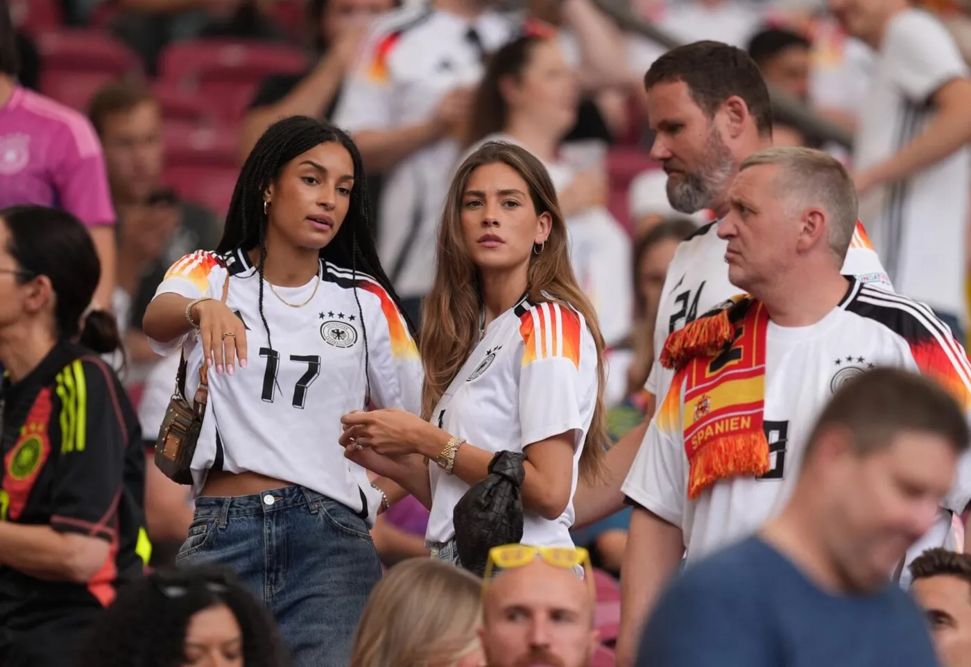 Kai Havertz rate un tir au but, sa femme est harcelée